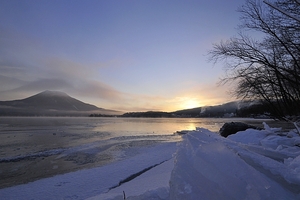 阿寒湖結氷の朝